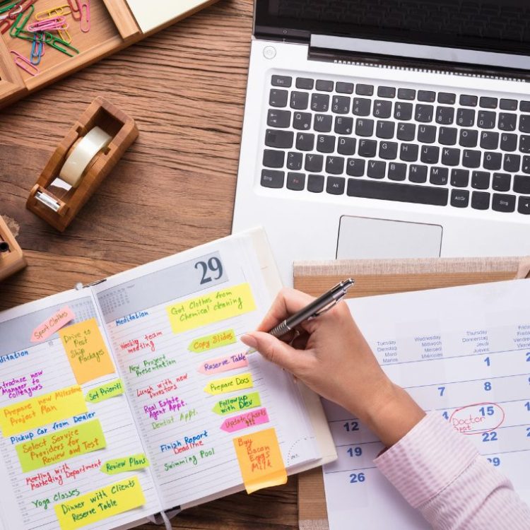 Como montar uma rotina mensal de marketing: o que medir e o que decidir